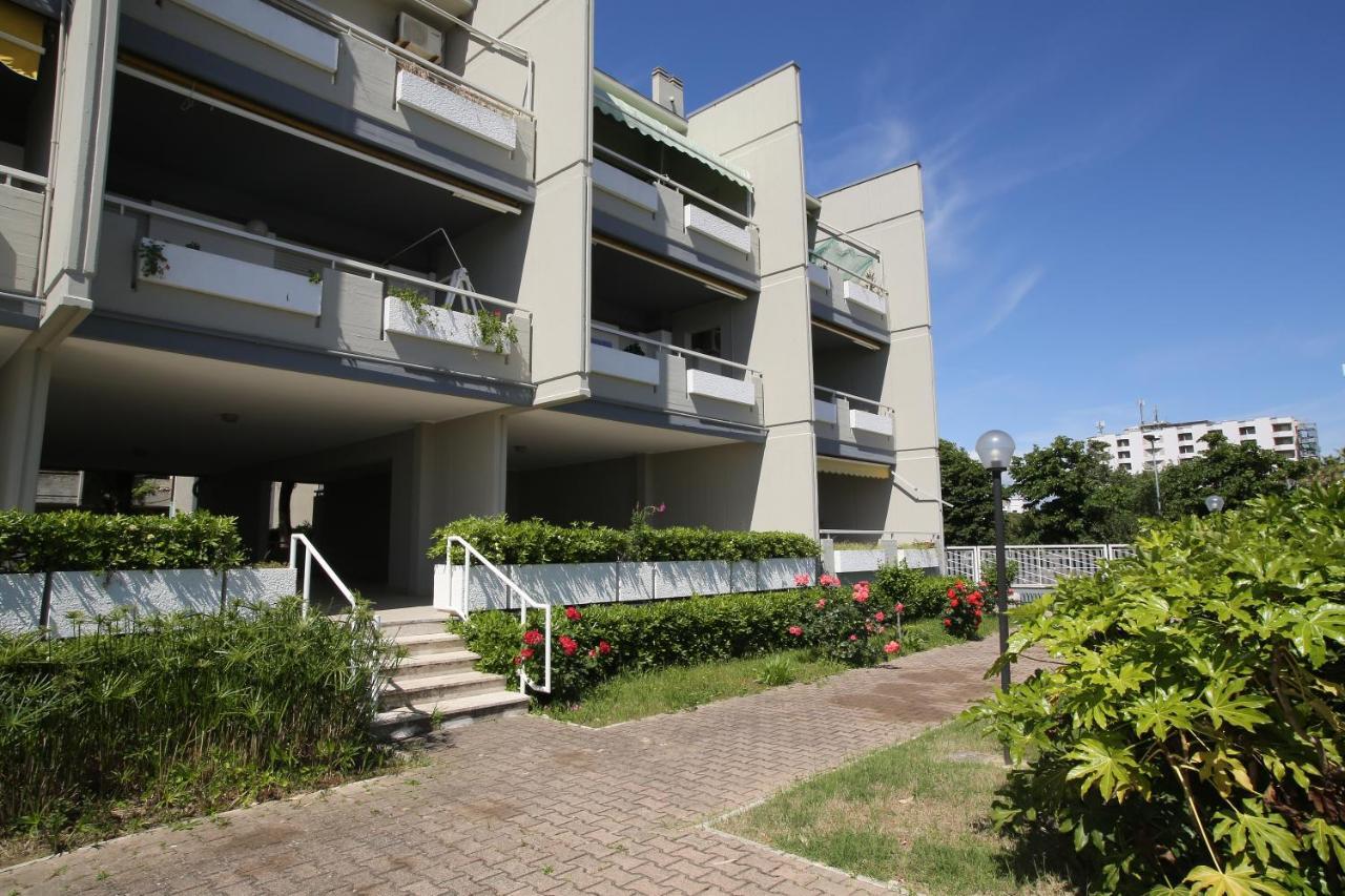 Residence Le Palme Montesilvano Marina Eksteriør billede
